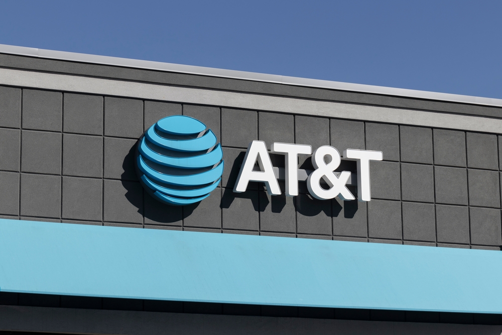 AT&T Stock Rises on Earnings Beat, SpaceX Fears Ease
