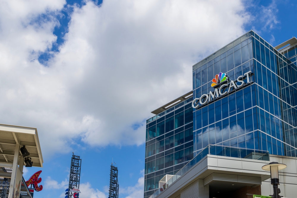 Comcast Beats Earnings, But Broadband Losses Persist