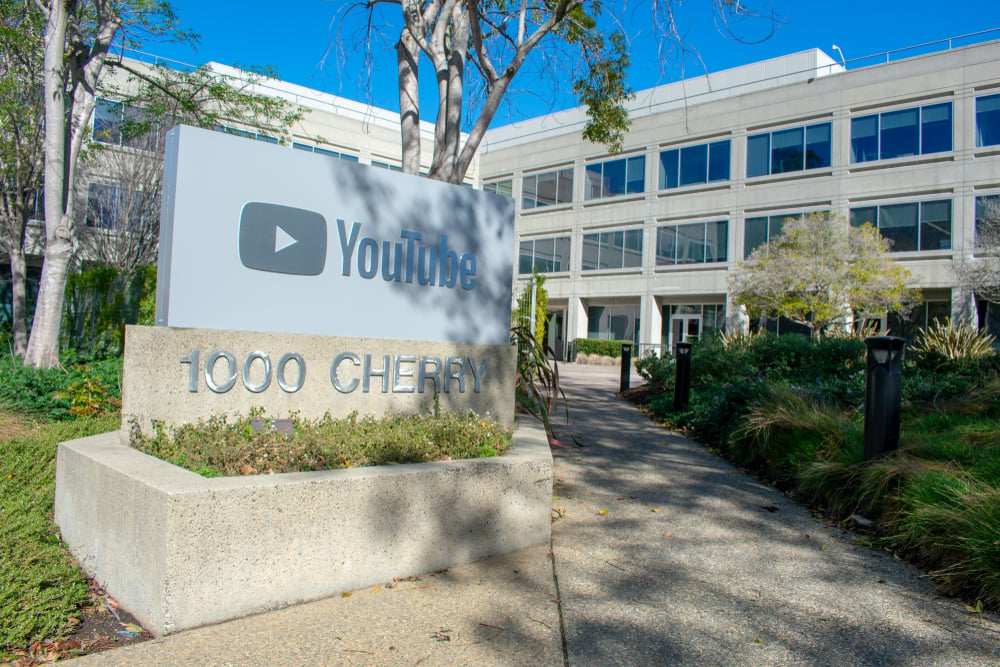 YouTube Creator Bidding War Could Hurt Netflix