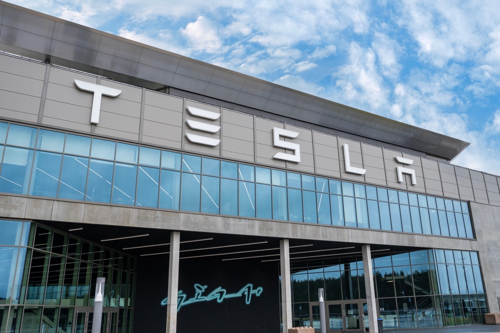 Tesla Stock Rises for Third Day, Shrugs Off Probe