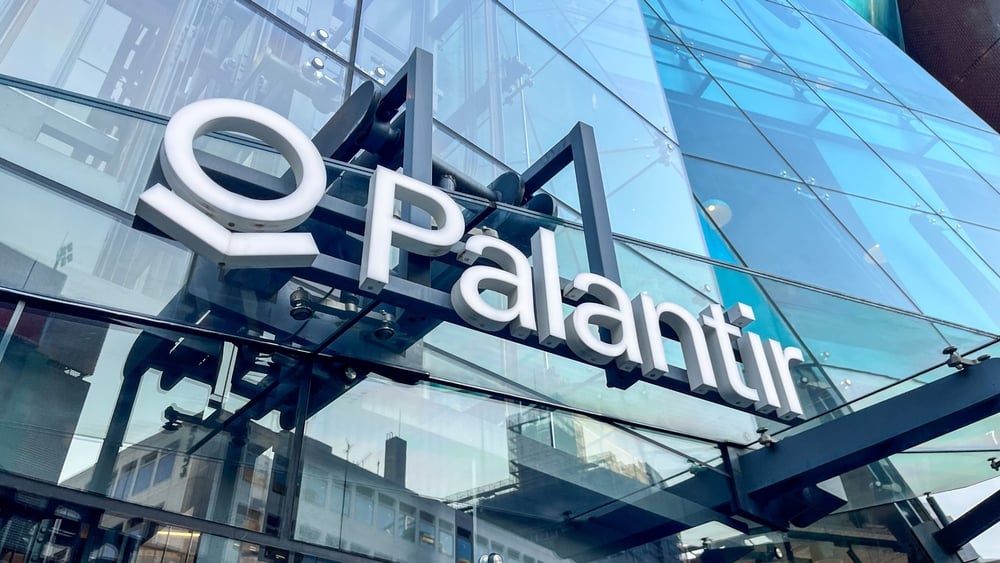 Palantir, Microsoft Fall as AI Rally Hits Software